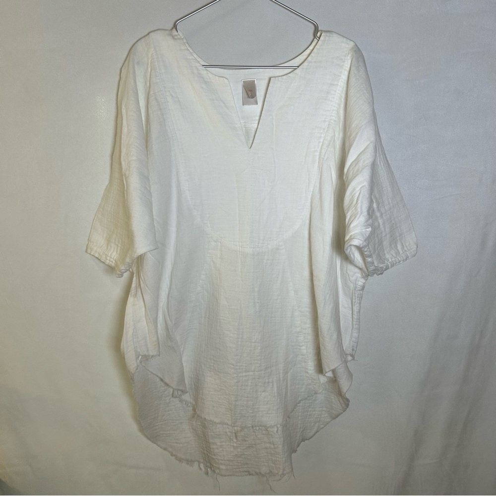 Women’s Hoi Bo Linen pop over top blouse tunic. Raw high-low hemline. Size M